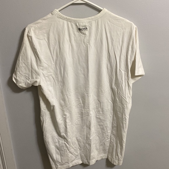 Hugo boss tshirt - Picture 3 of 3
